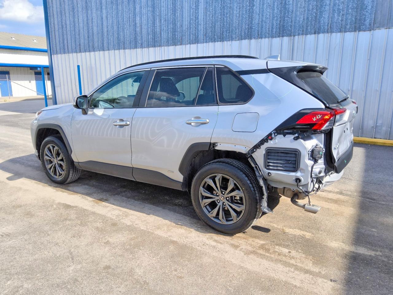 2024 TOYOTA RAV4 LIMITED — снимка 2