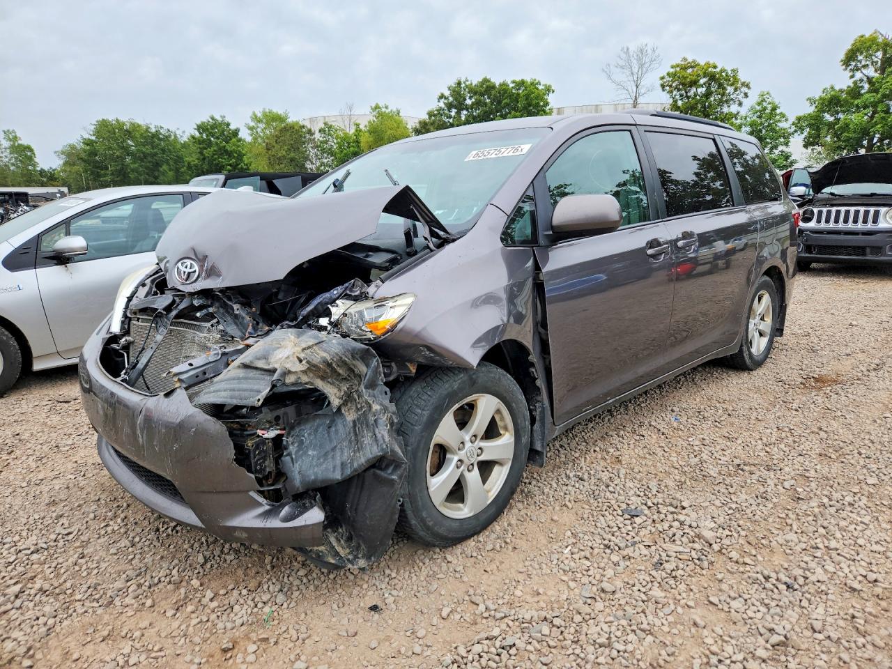 2015 TOYOTA SIENNA LE