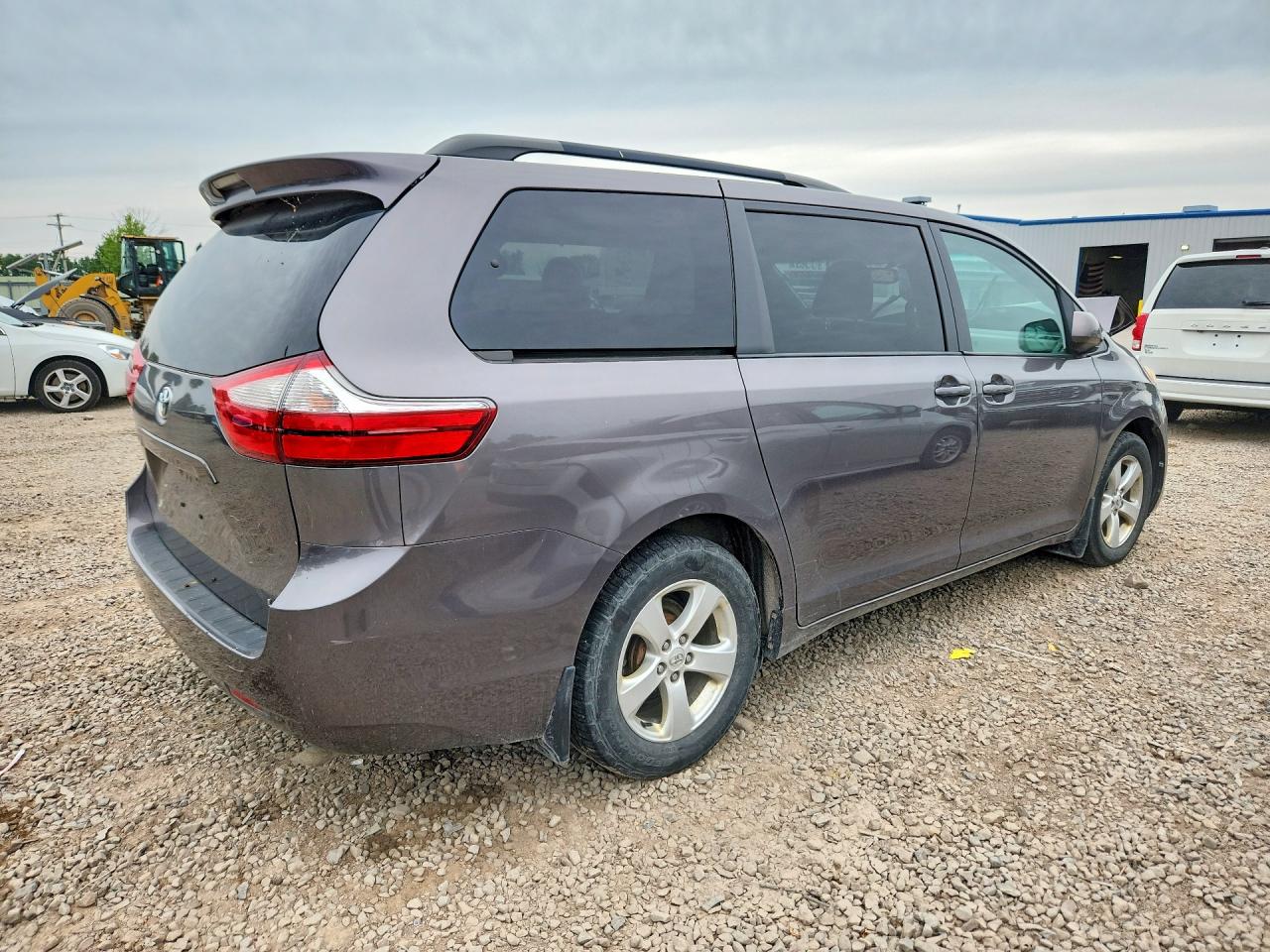 2015 TOYOTA SIENNA LE — снимка 3