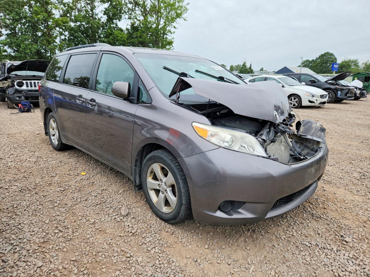 2015 TOYOTA SIENNA LE — снимка 4