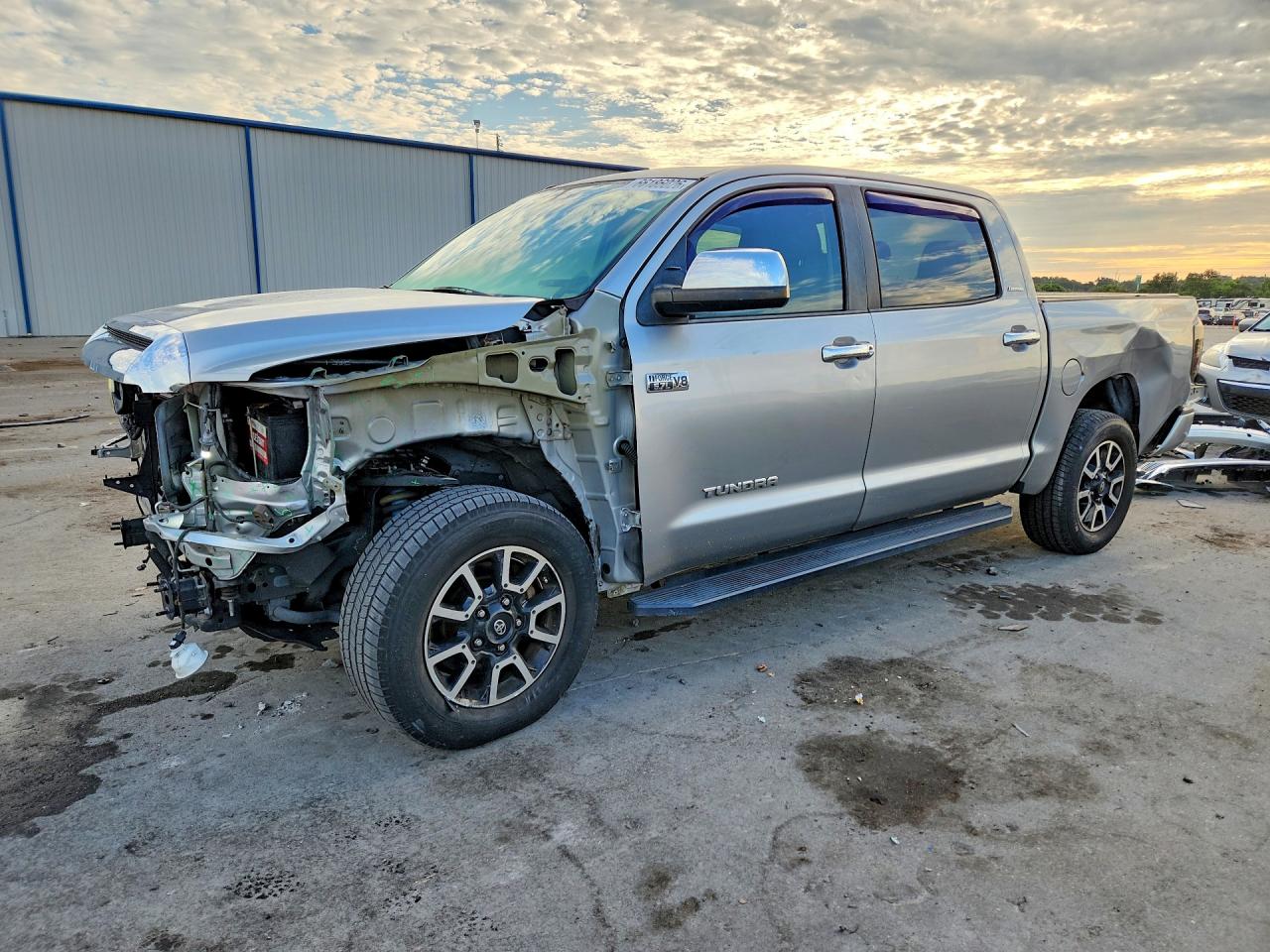 2017 TOYOTA TUNDRA CREWMAX LIMITED