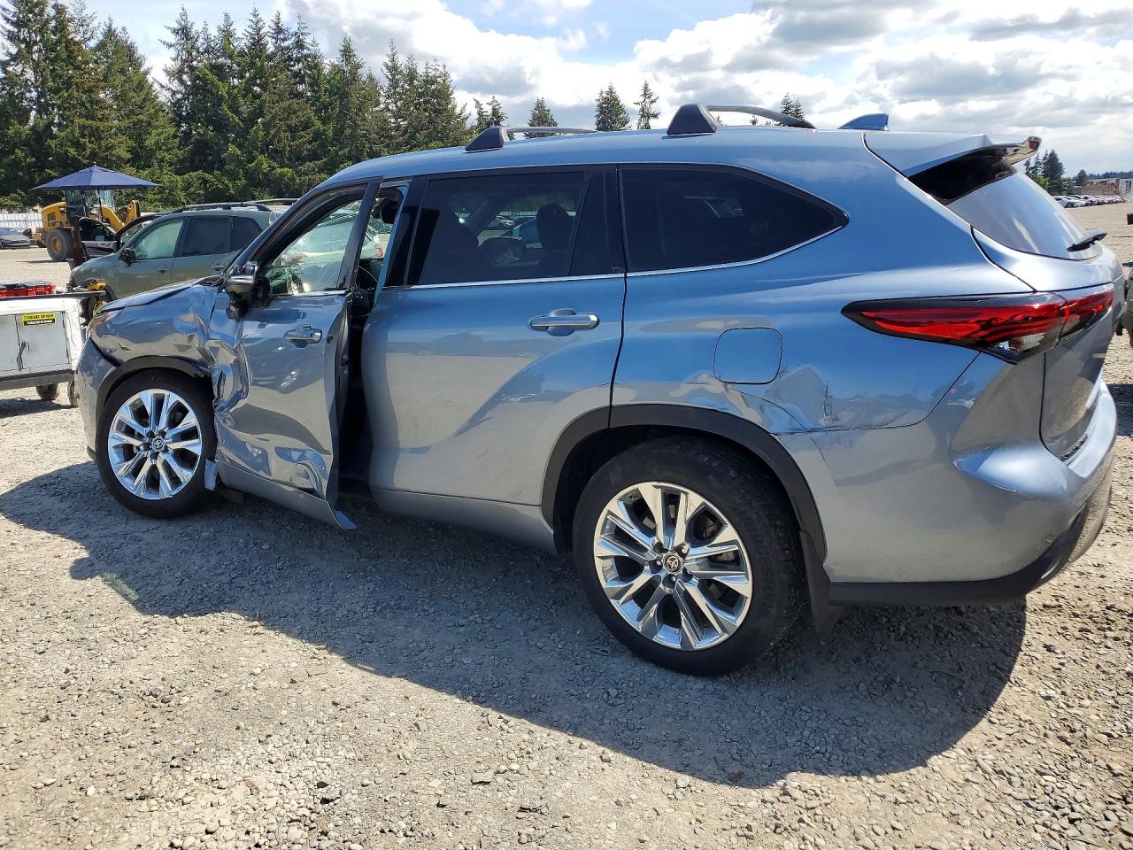 2022 TOYOTA HIGHLANDER LIMITED — снимка 2