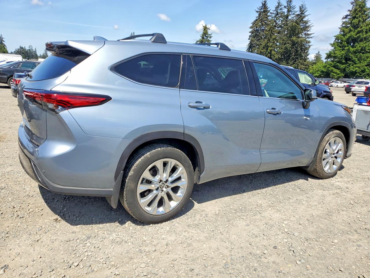2022 TOYOTA HIGHLANDER LIMITED — снимка 3