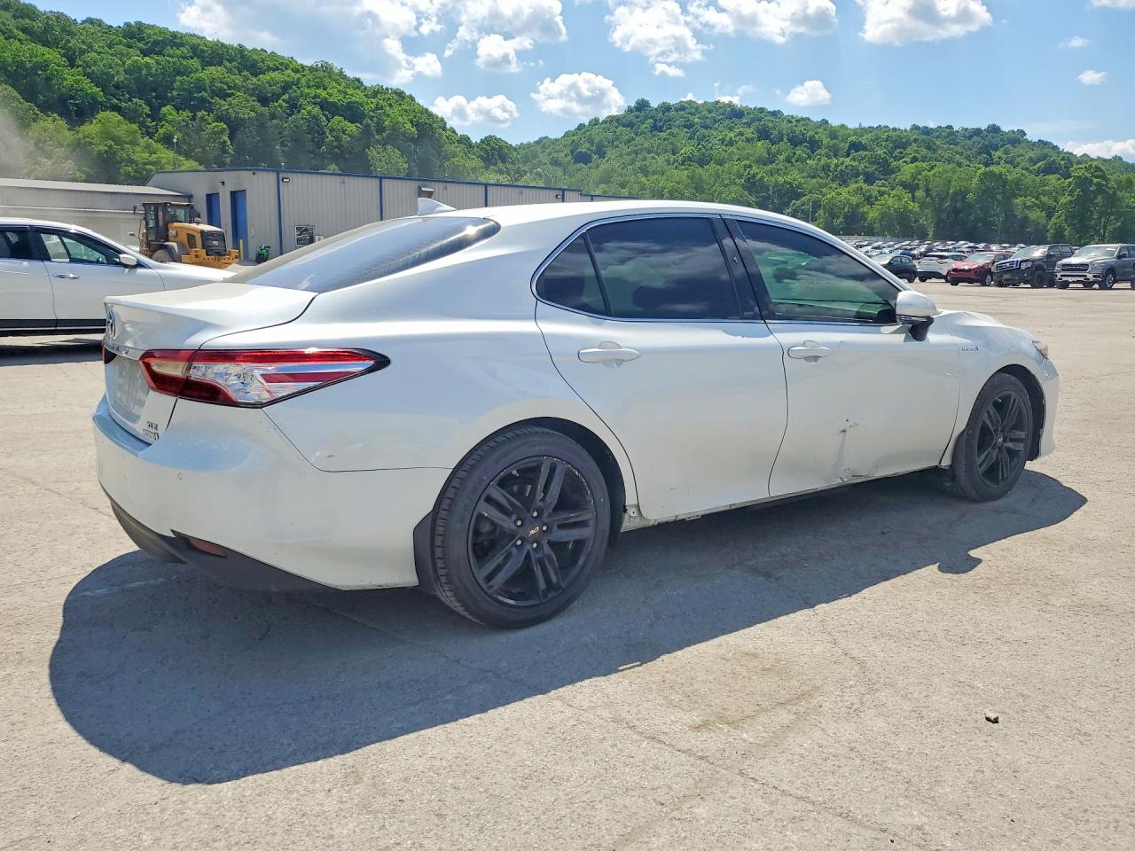 2019 TOYOTA CAMRY HYBRID SE — снимка 3