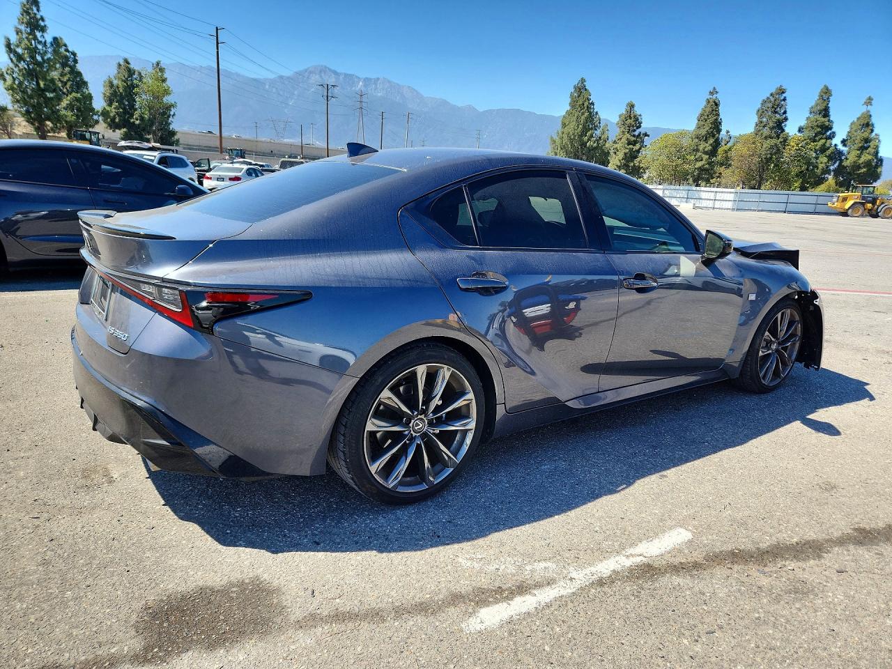 2025 LEXUS IS 350 F SPORT — снимка 3
