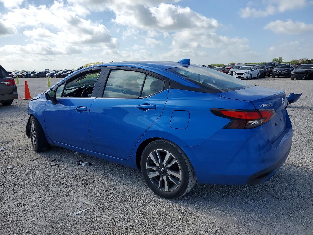 2021 NISSAN VERSA SV — снимка 2