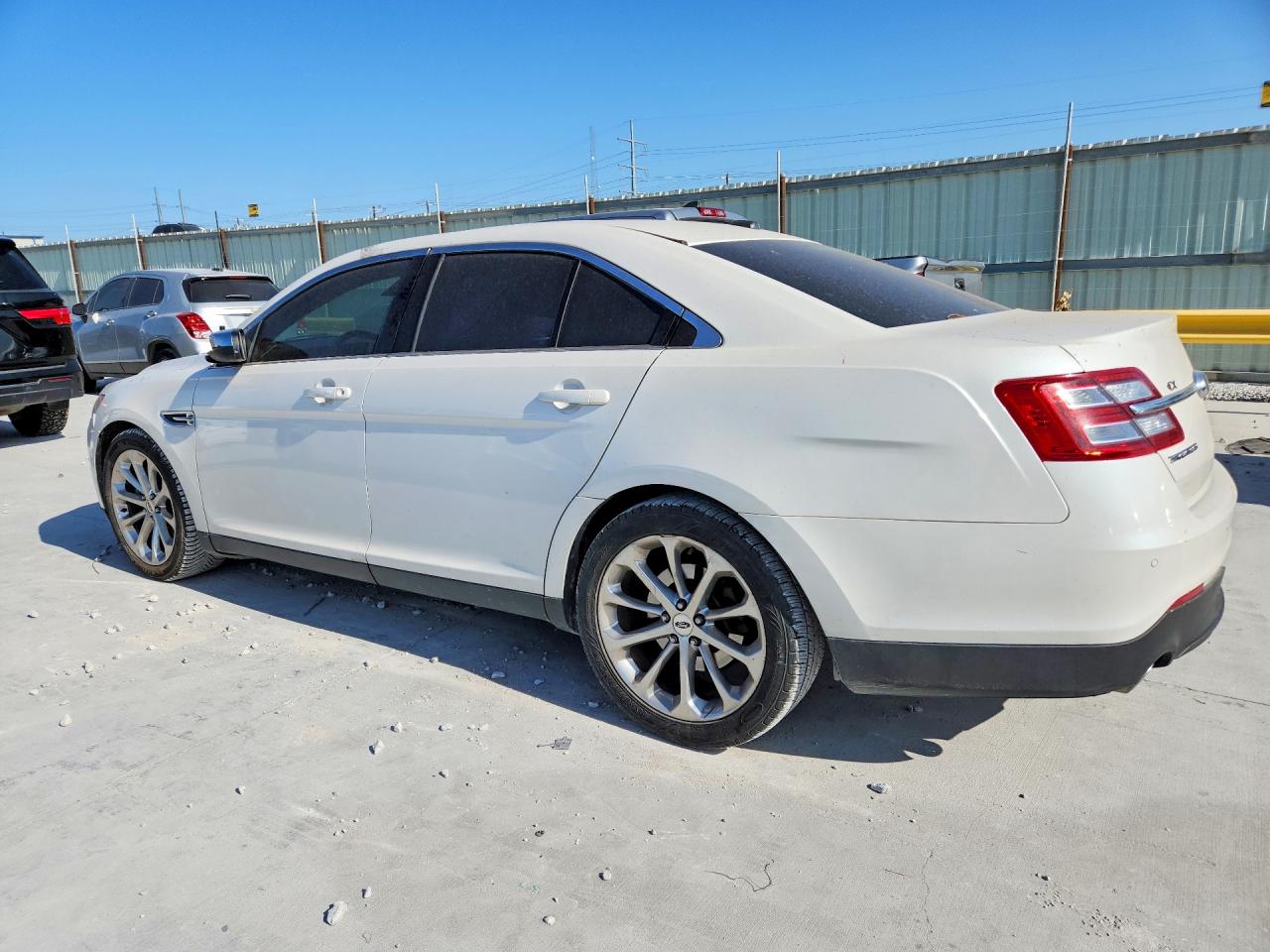2015 FORD TAURUS LIMITED — снимка 2