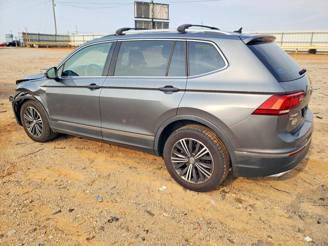 2018 VOLKSWAGEN TIGUAN SE — снимка 2