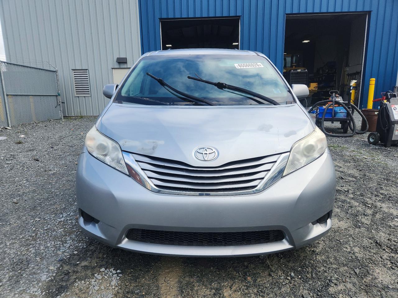 2015 TOYOTA SIENNA LE — снимка 5