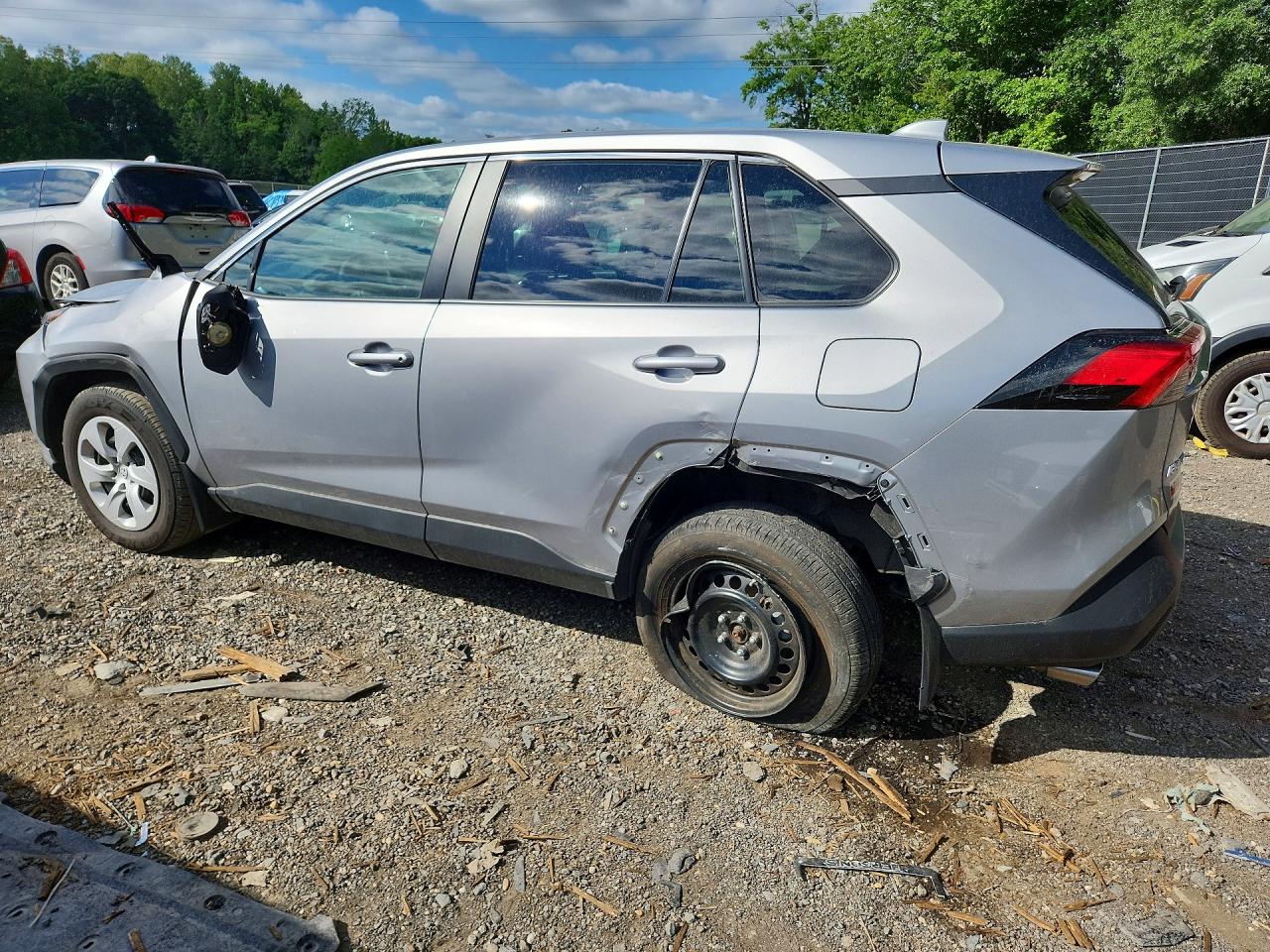 2024 TOYOTA RAV4 LE — снимка 2