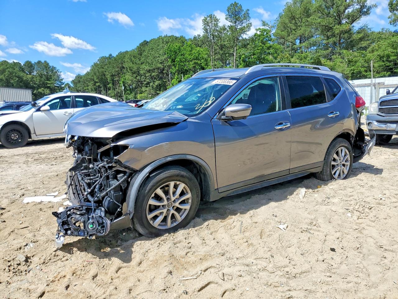 2017 NISSAN ROGUE SV