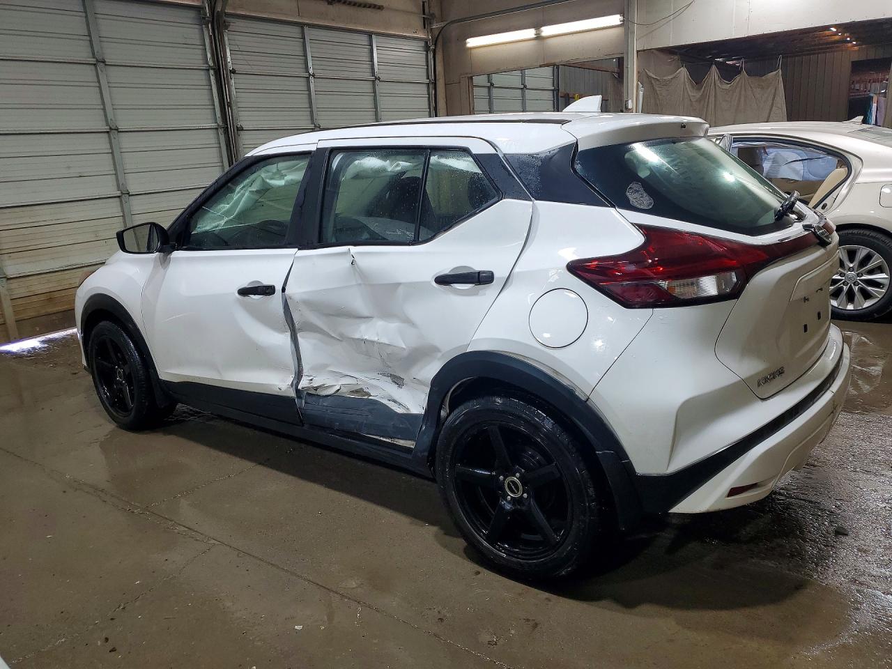 2021 NISSAN KICKS S — снимка 2