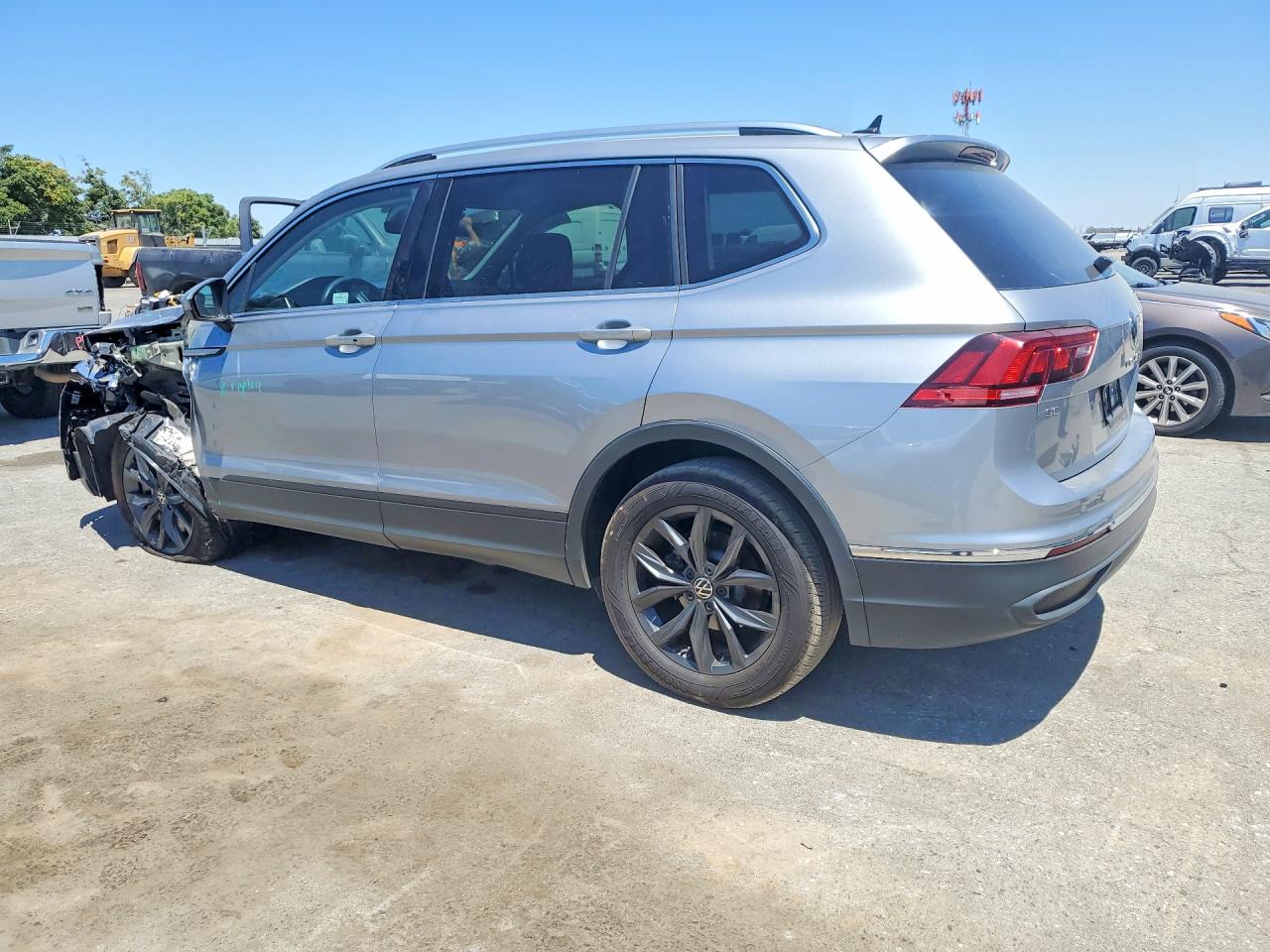 2024 VOLKSWAGEN TIGUAN SE — снимка 2