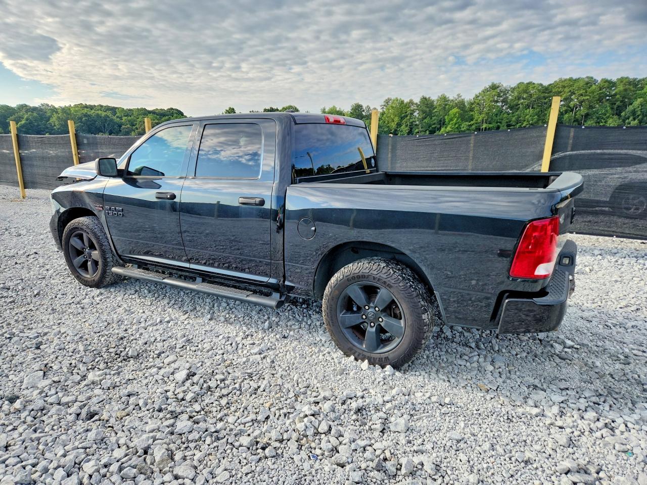 2016 RAM 1500 ST — снимка 2