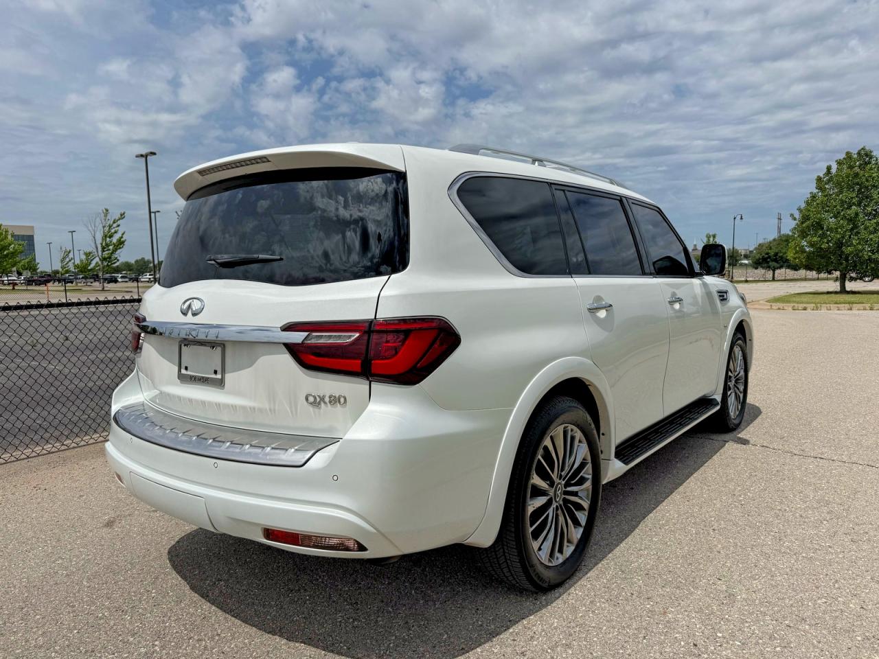 2019 INFINITI QX80 LUXE — снимка 4