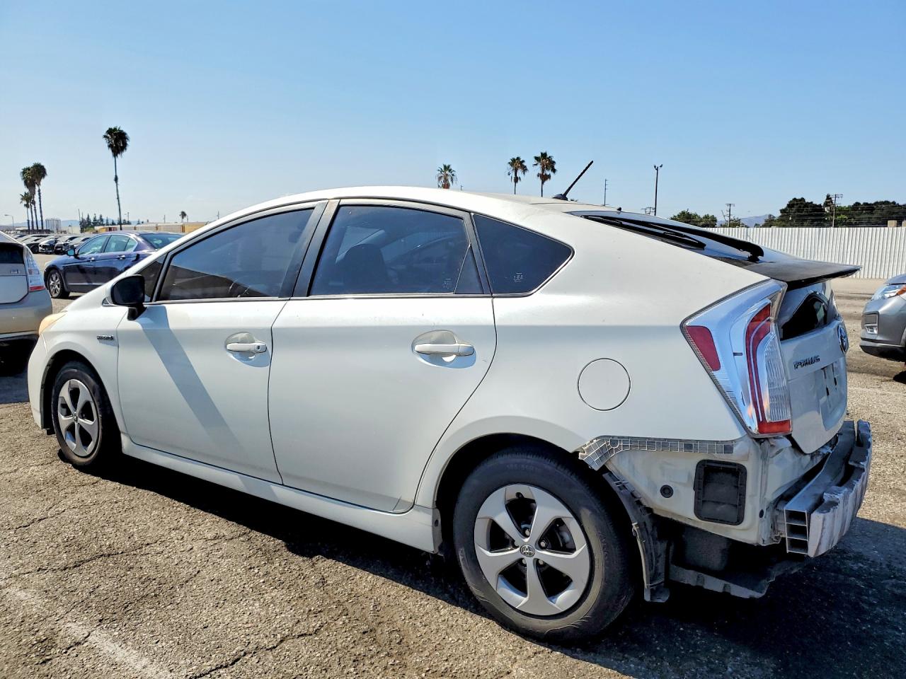 2015 TOYOTA PRIUS TWO — снимка 2
