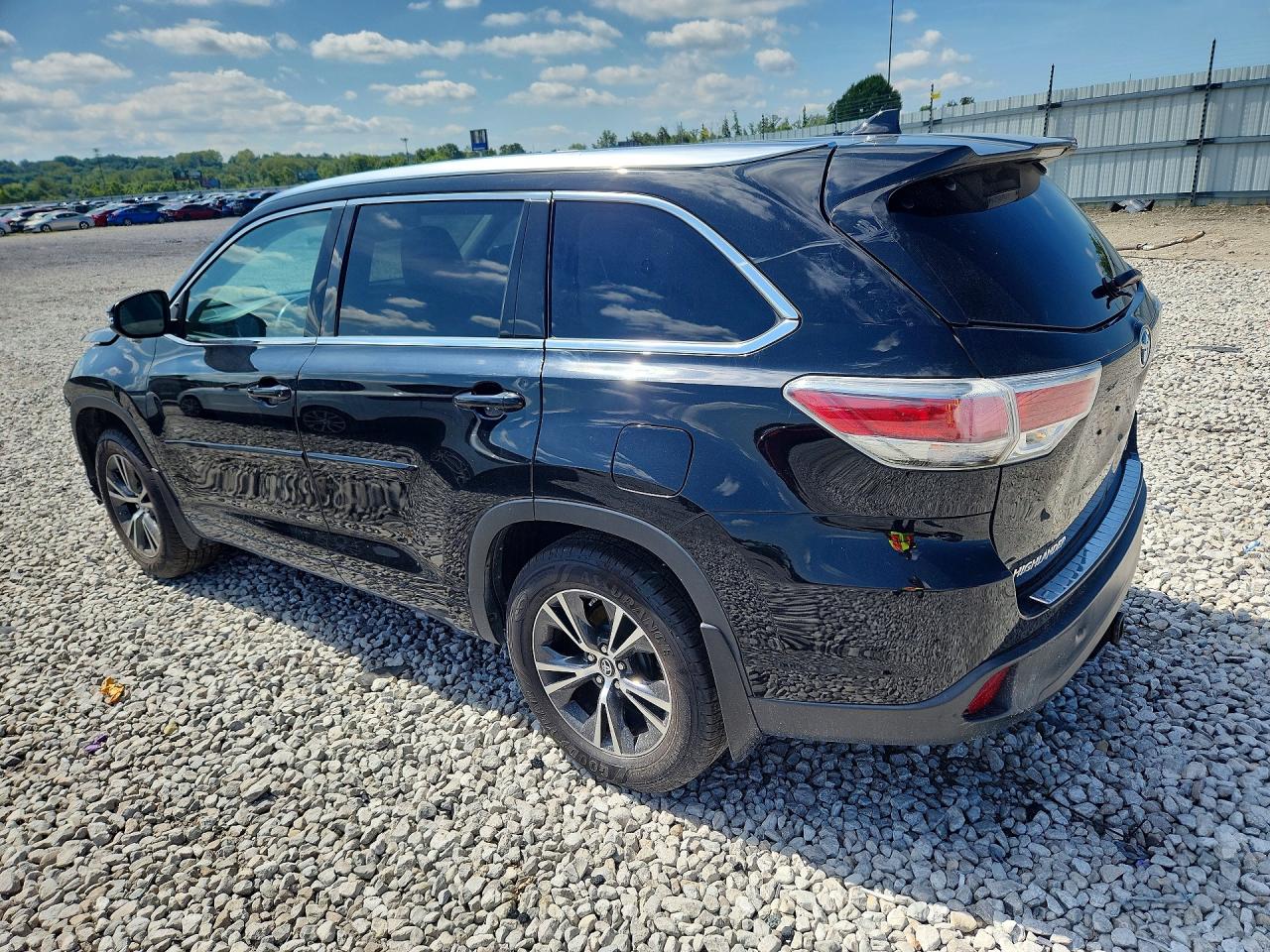 2016 TOYOTA HIGHLANDER XLE — снимка 2