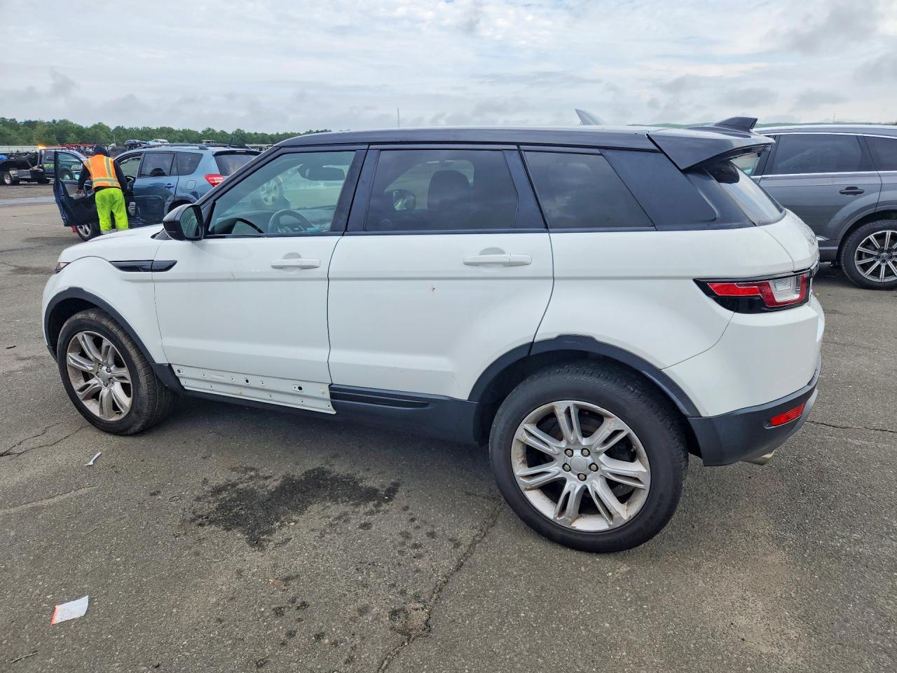 2018 LAND ROVER RANGE ROVER EVOQUE SE — снимка 2