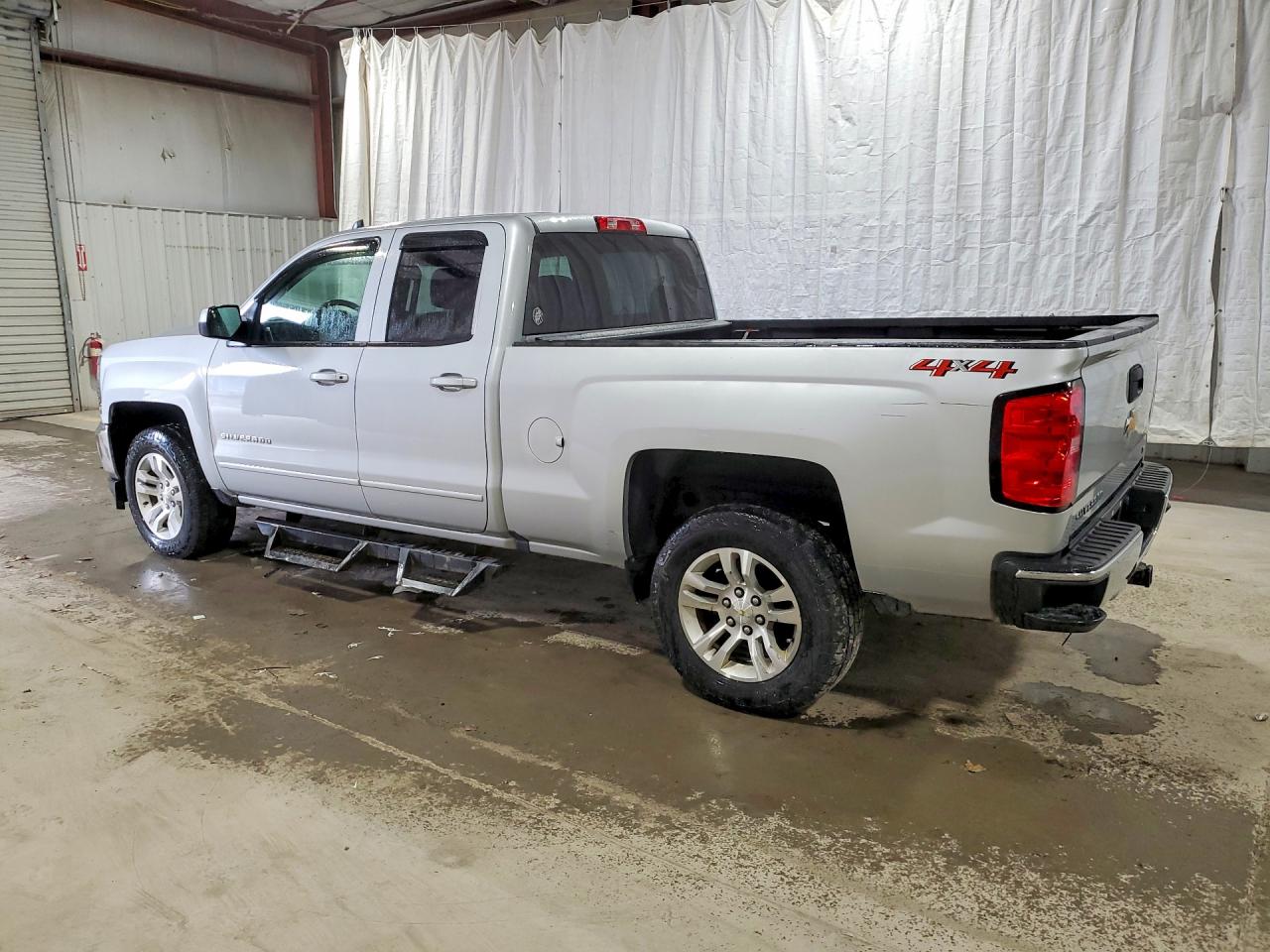 2018 CHEVROLET SILVERADO K1500 LT — photo 2