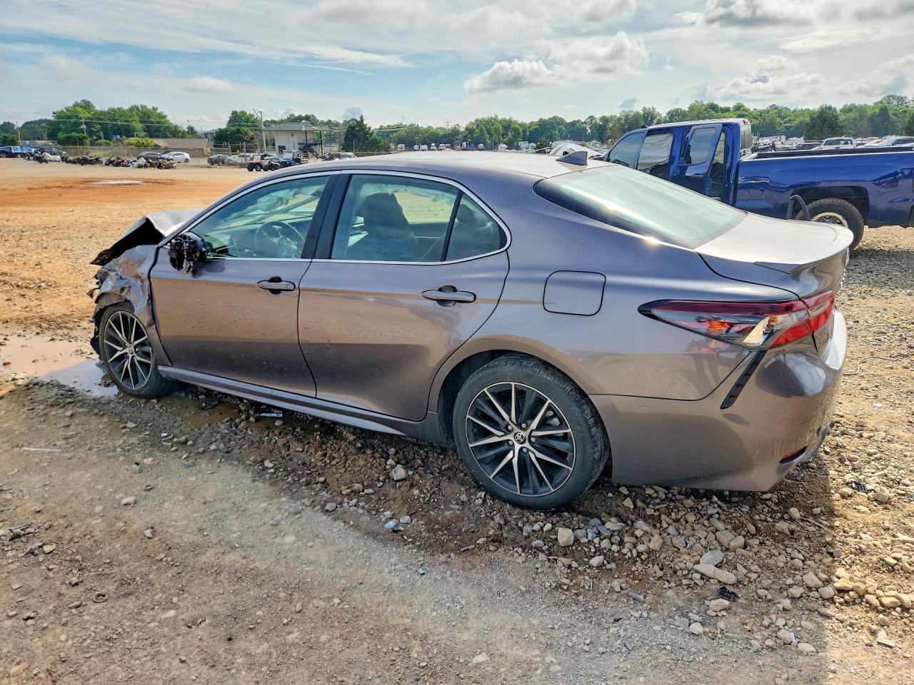2024 TOYOTA CAMRY SE — снимка 2