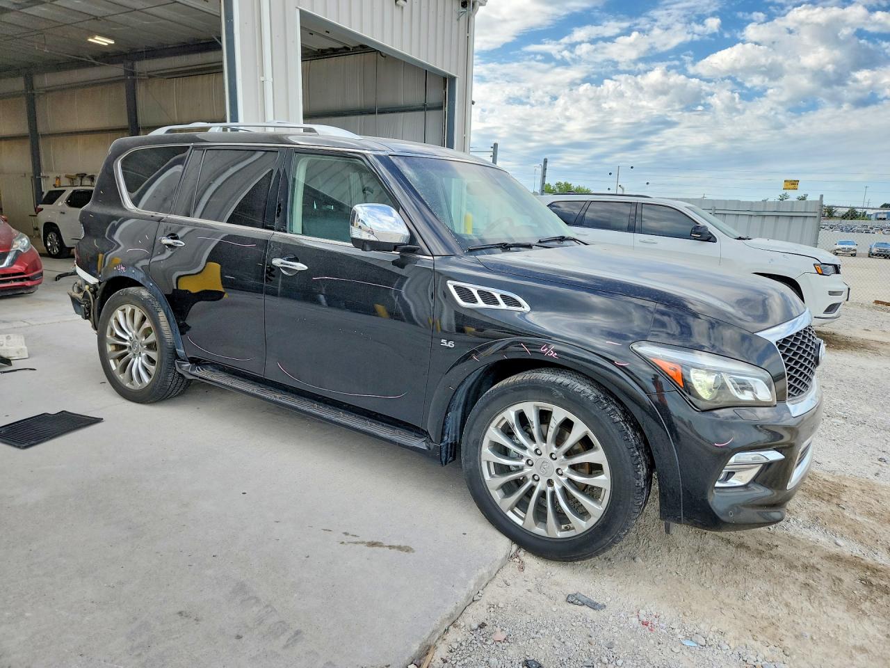 2017 INFINITI QX80 BASE — снимка 4