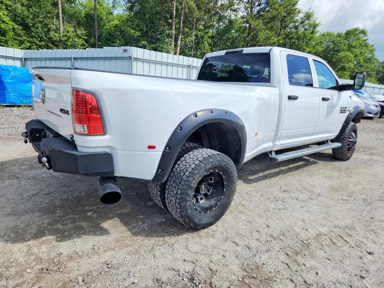 2015 RAM 3500 ST — снимка 4