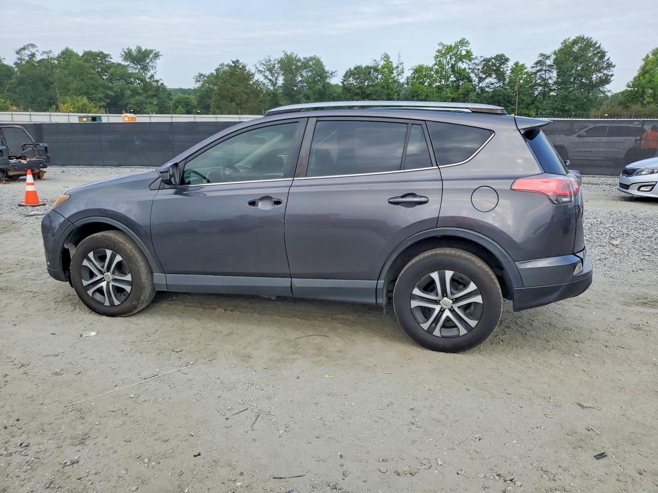 2018 TOYOTA RAV4 LE — снимка 2