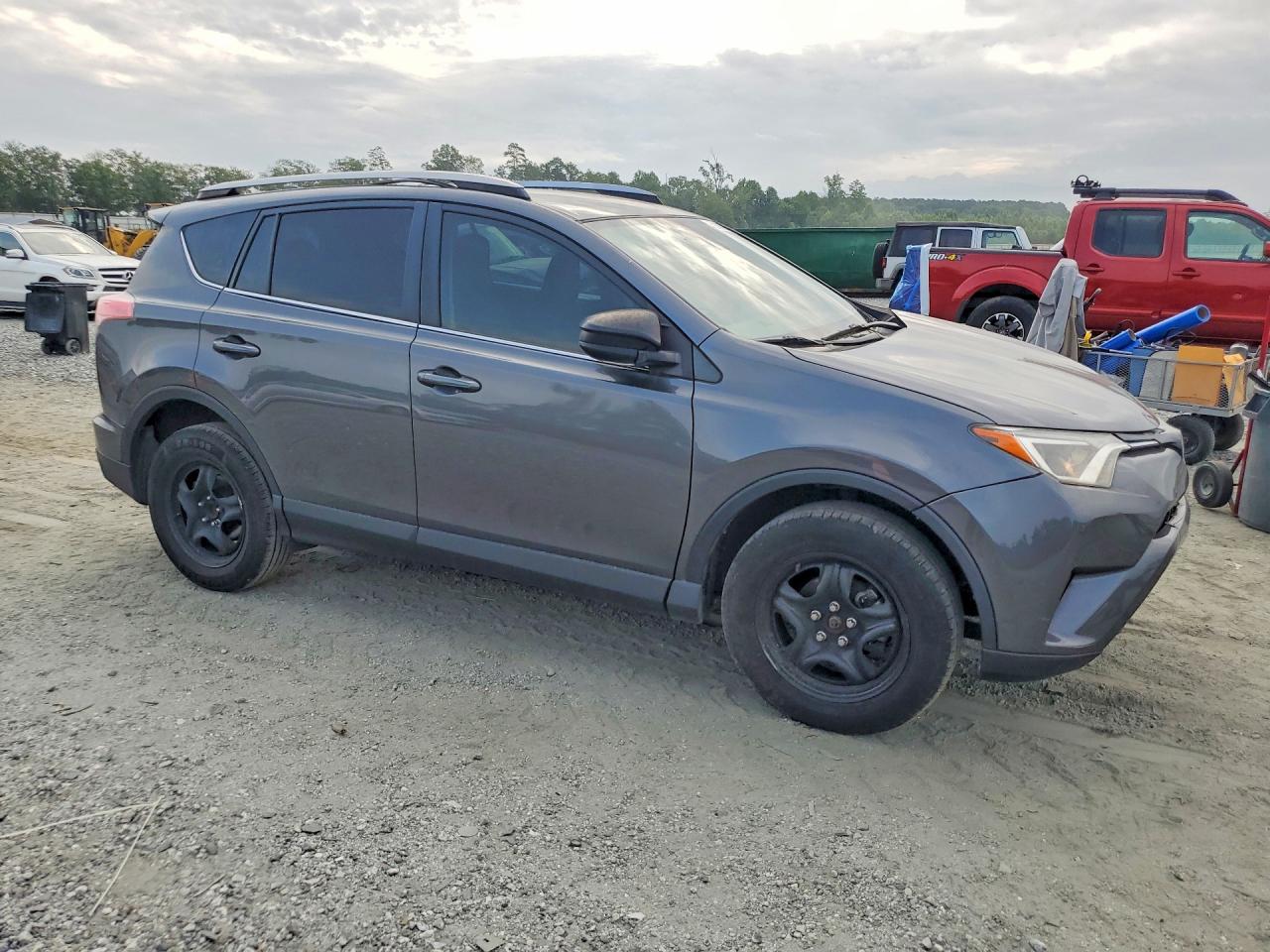 2018 TOYOTA RAV4 LE — снимка 4