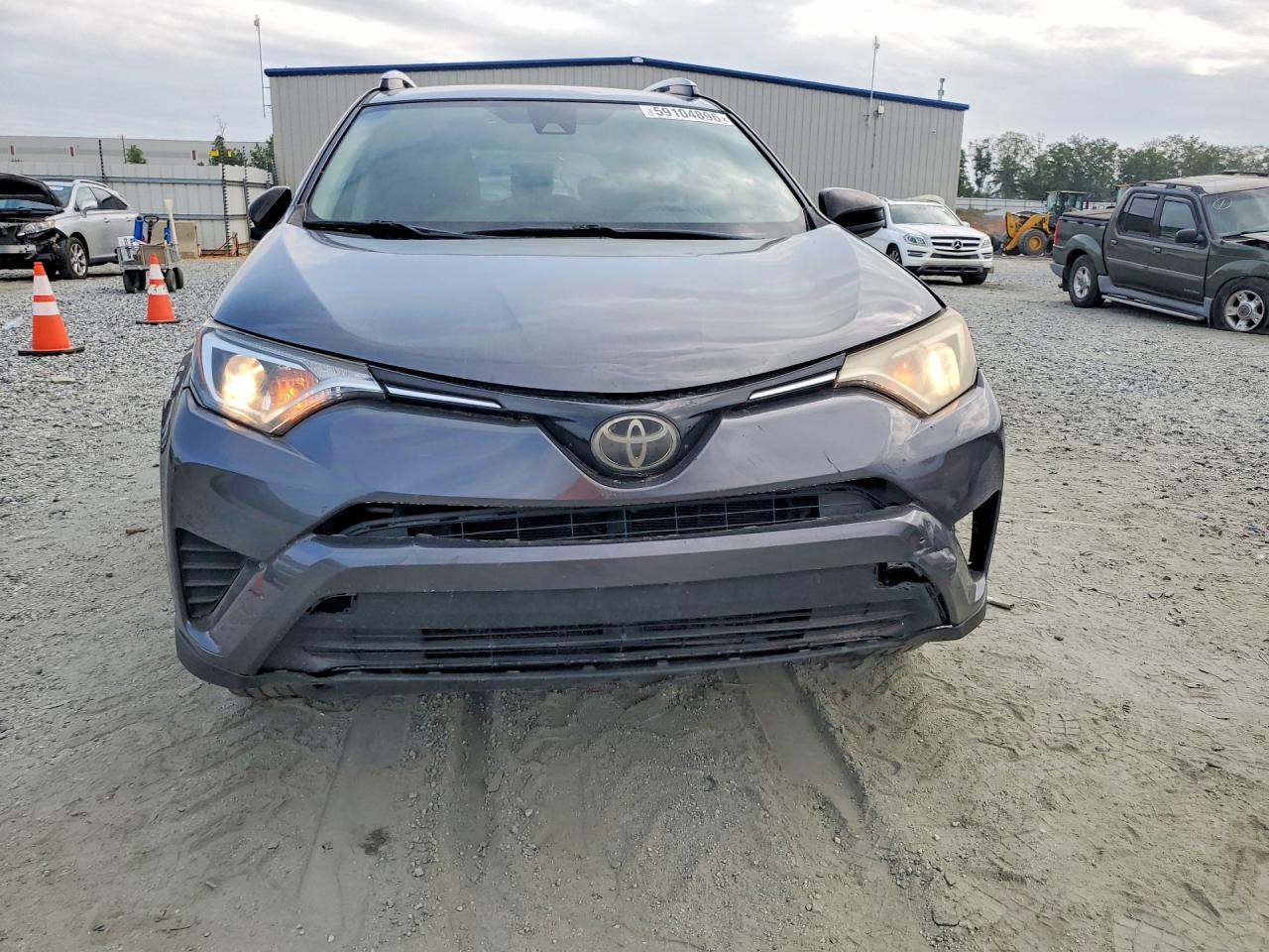 2018 TOYOTA RAV4 LE — снимка 5