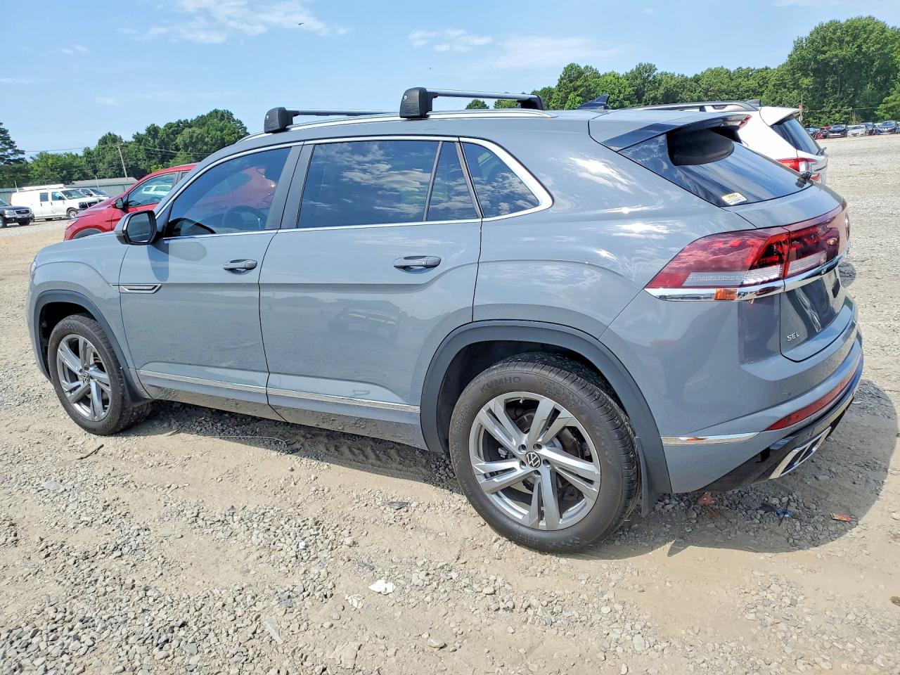 2024 VOLKSWAGEN ATLAS CROSS SPORT SEL R-LINE — снимка 2