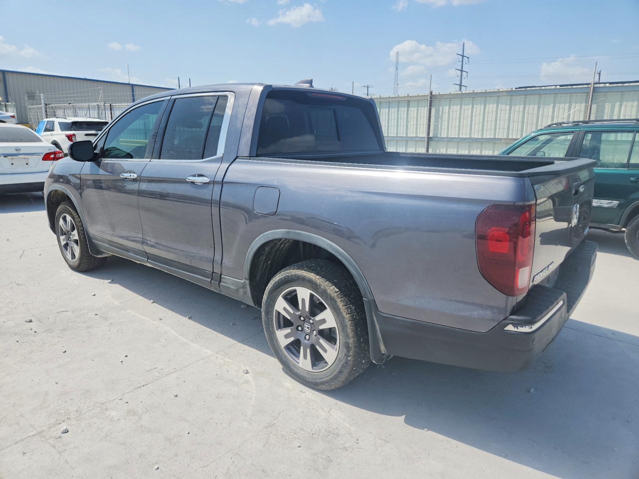 2017 HONDA RIDGELINE RTL — снимка 2