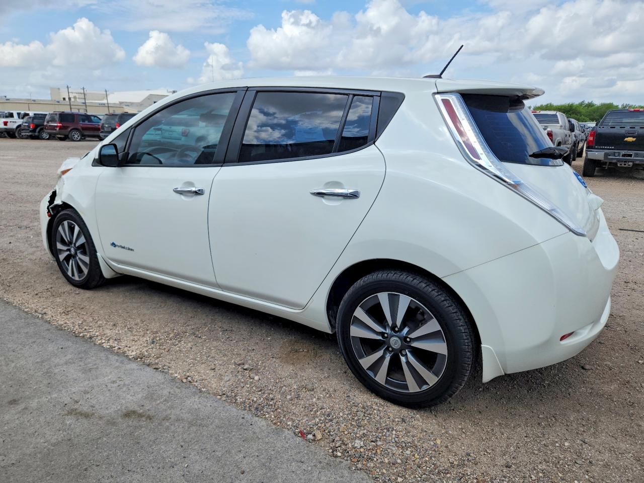 2015 NISSAN LEAF SV — снимка 2
