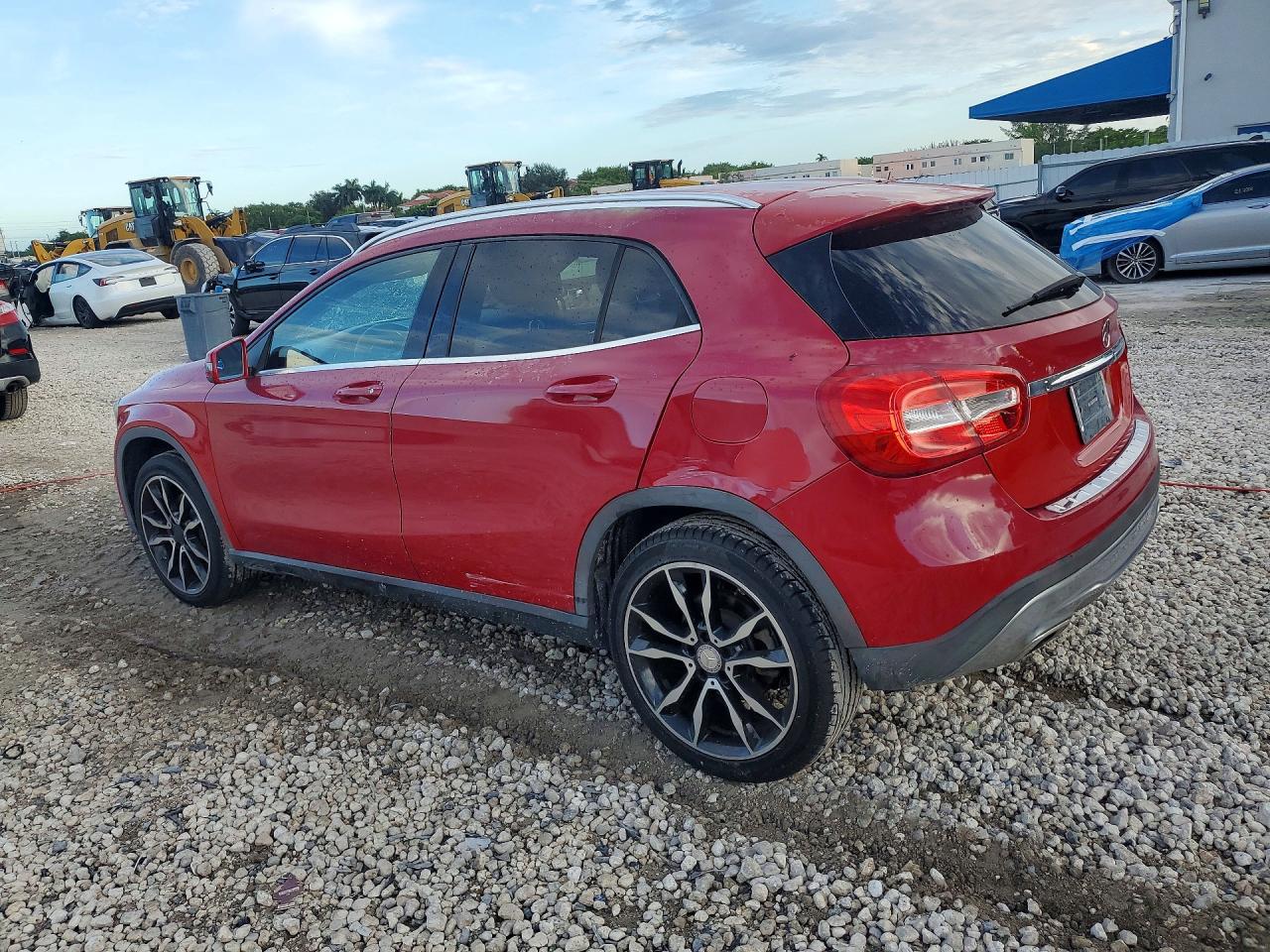 2015 MERCEDES-BENZ GLA 250 4MATIC — снимка 2