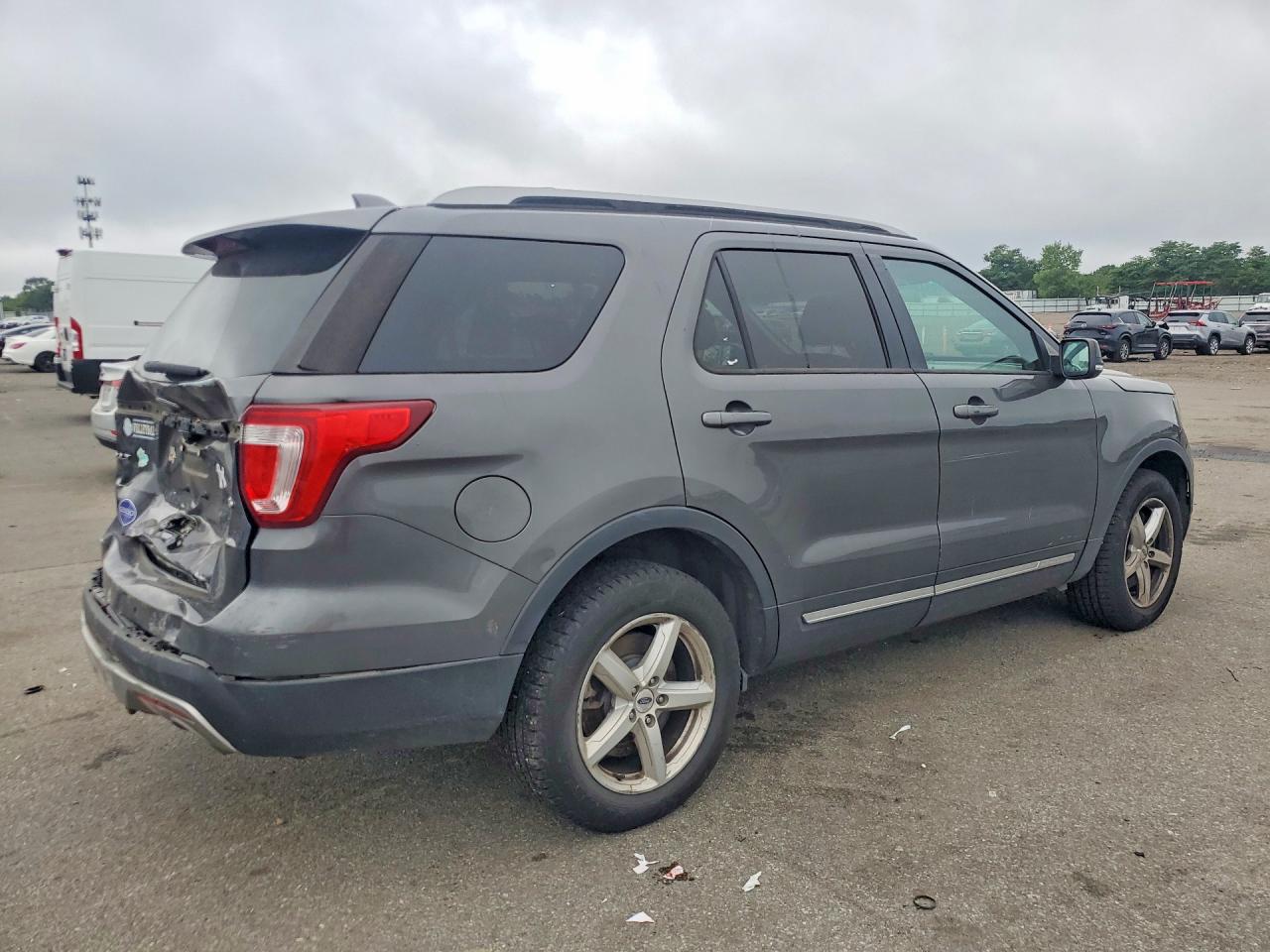 2017 FORD EXPLORER XLT — снимка 3