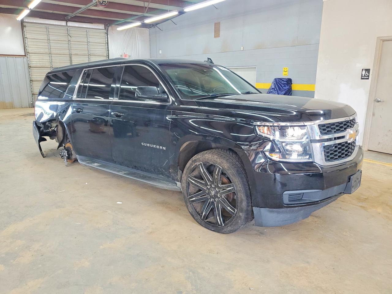 2015 CHEVROLET SUBURBAN K1500 LT — снимка 4