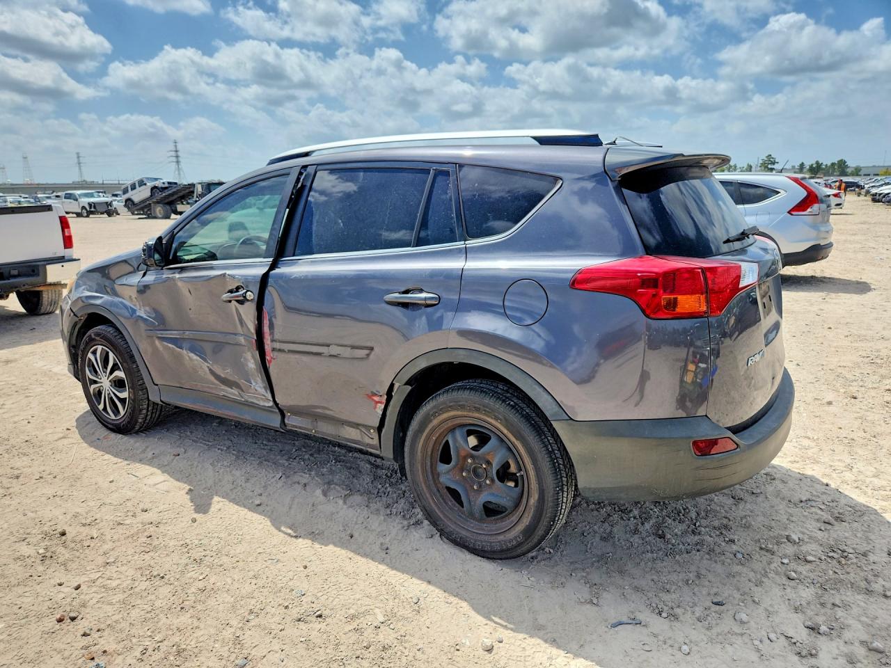 2015 TOYOTA RAV4 LE — снимка 2