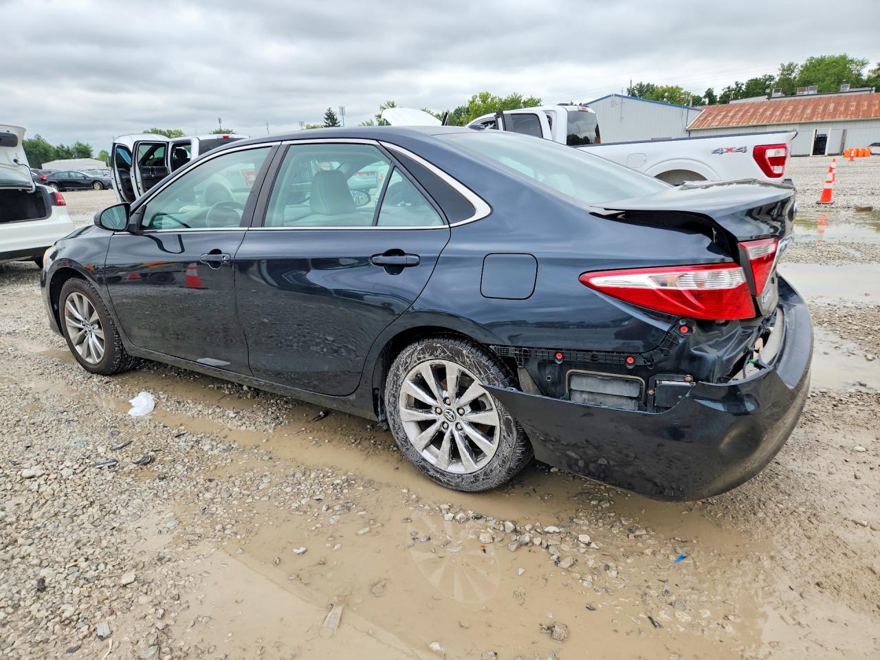 2017 TOYOTA CAMRY XLE — снимка 2