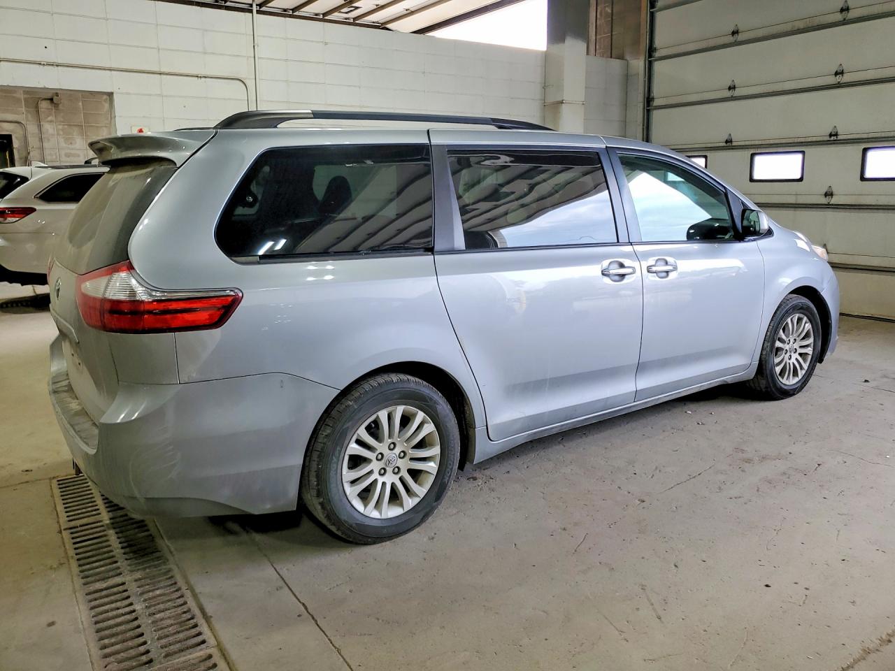 2015 TOYOTA SIENNA XLE 8-PASSENGER — снимка 3