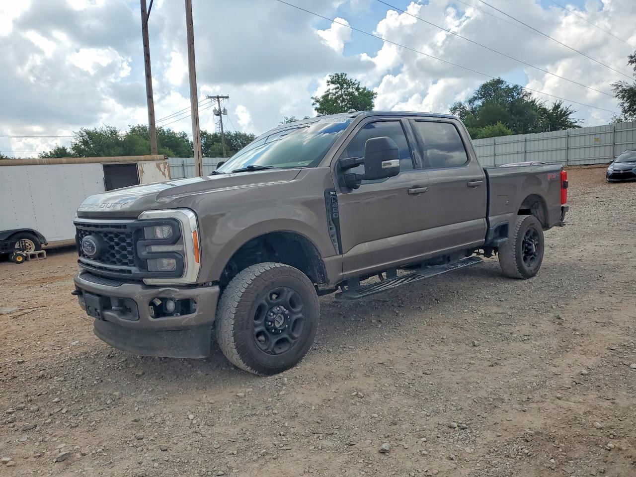 2023 FORD 250