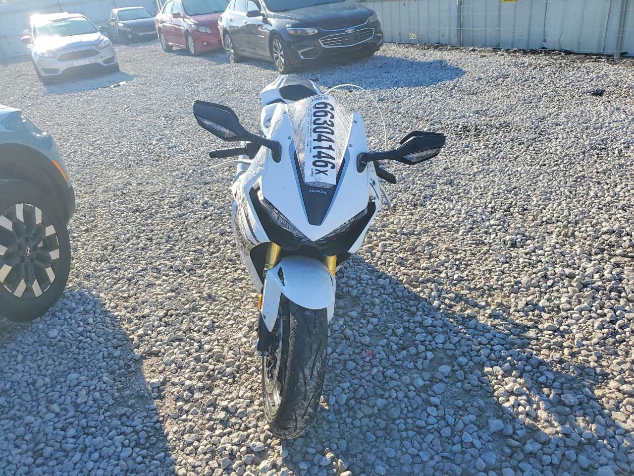 2026 HONDA CBR1000 RR — снимка 2