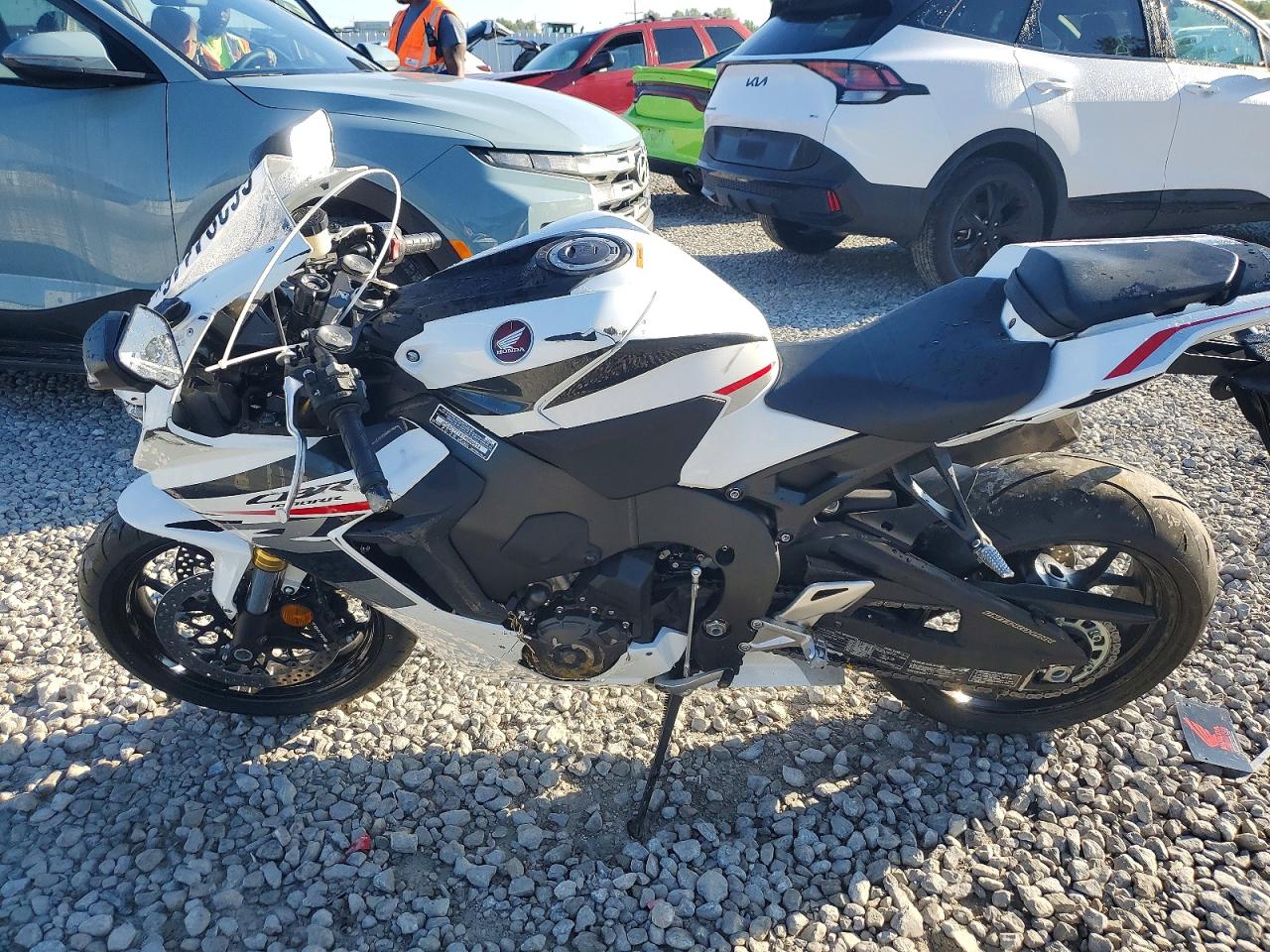2026 HONDA CBR1000 RR — снимка 3