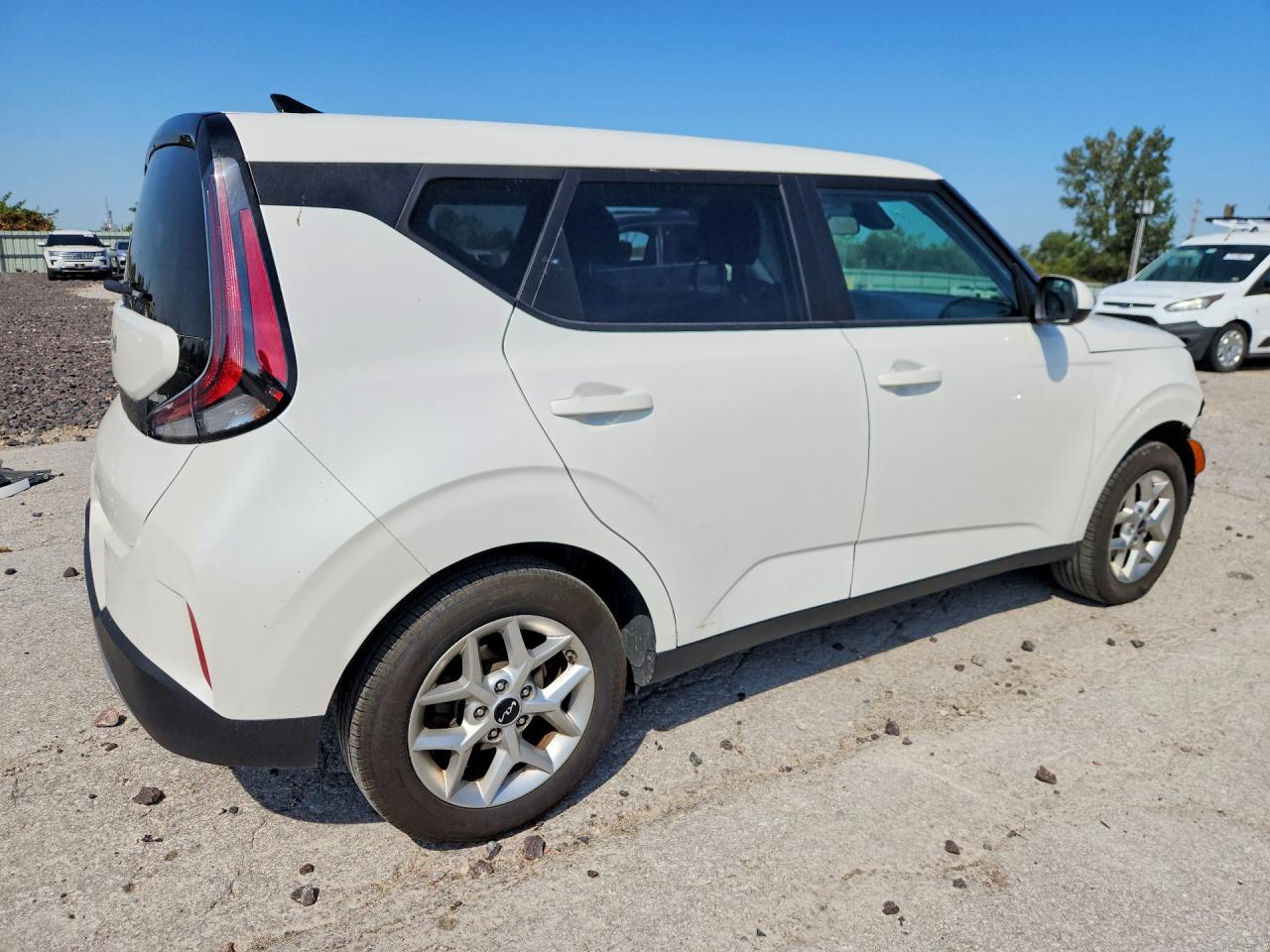 2025 KIA SOUL LX — photo 3
