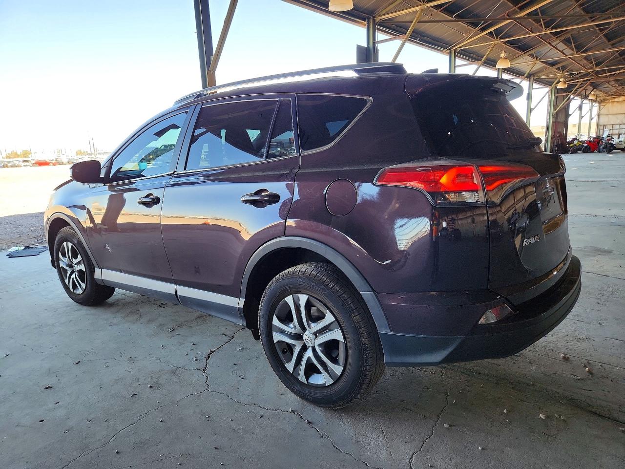 2017 TOYOTA RAV4 LE — снимка 2