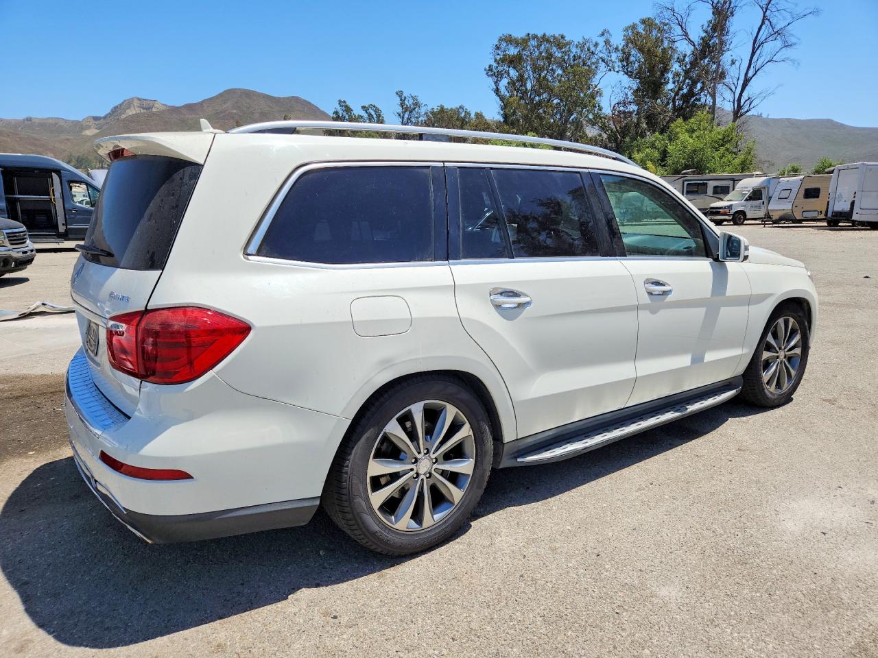 2013 MERCEDES-BENZ GL 450 4MATIC — снимка 3