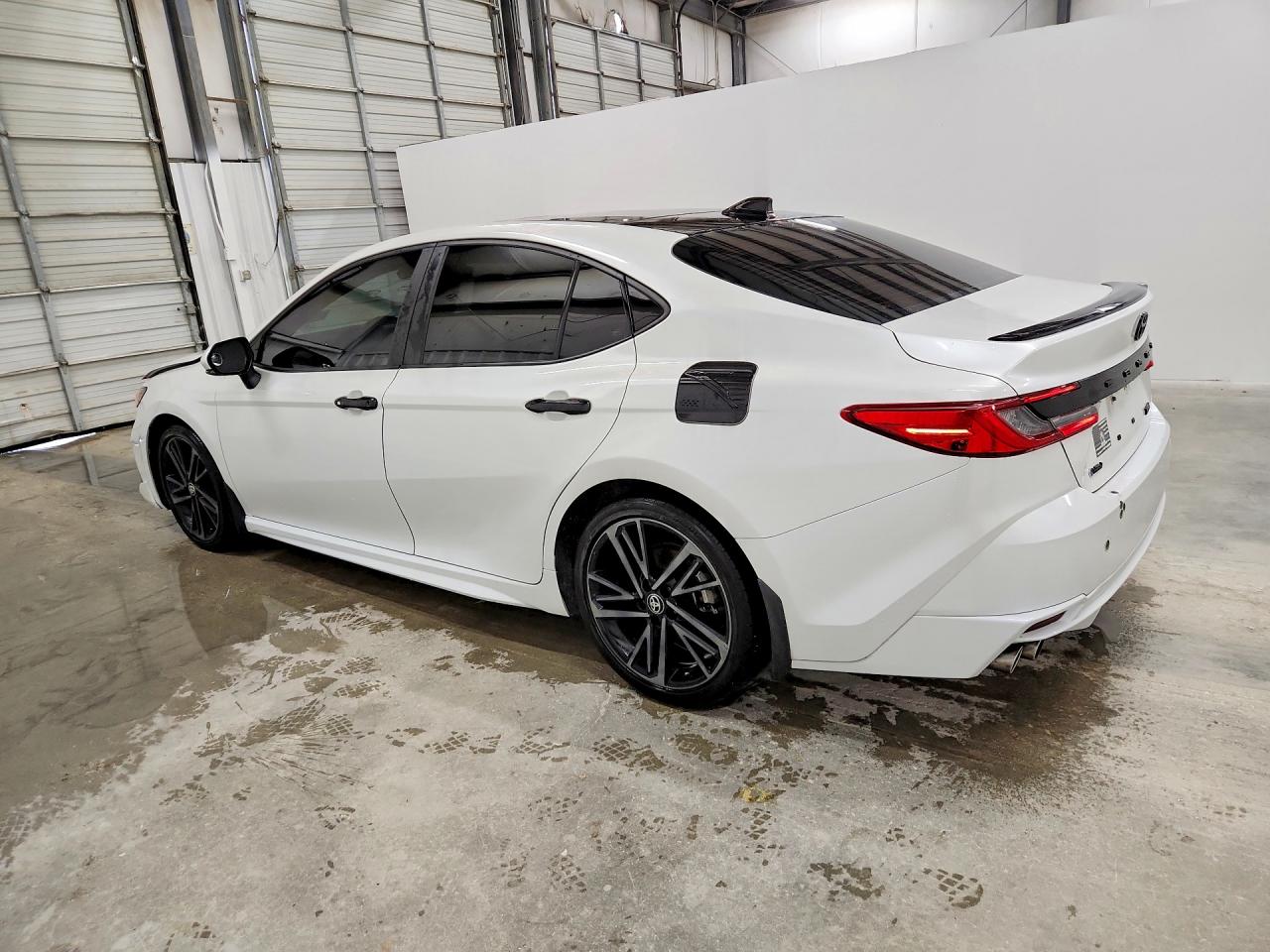 2025 TOYOTA CAMRY XSE — снимка 2