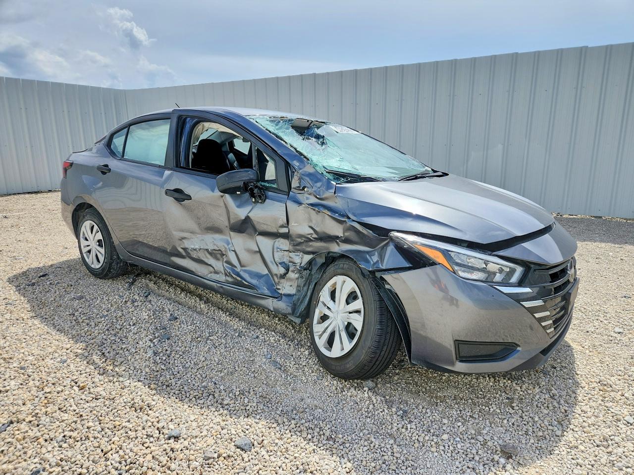 2025 NISSAN VERSA S — снимка 4
