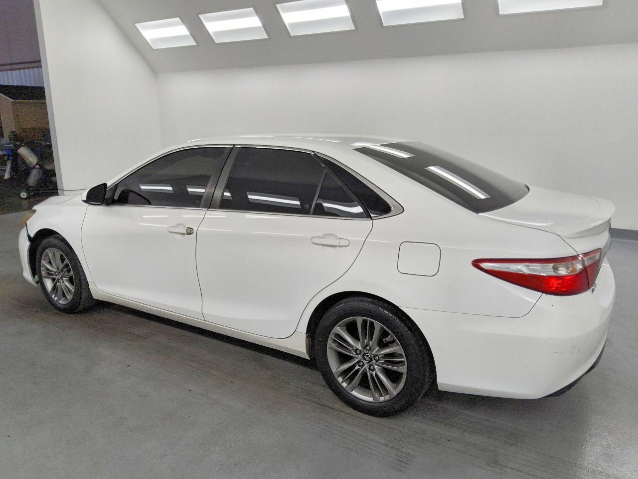 2017 TOYOTA CAMRY SE — снимка 2
