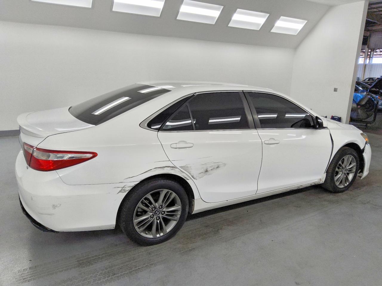 2017 TOYOTA CAMRY SE — снимка 3