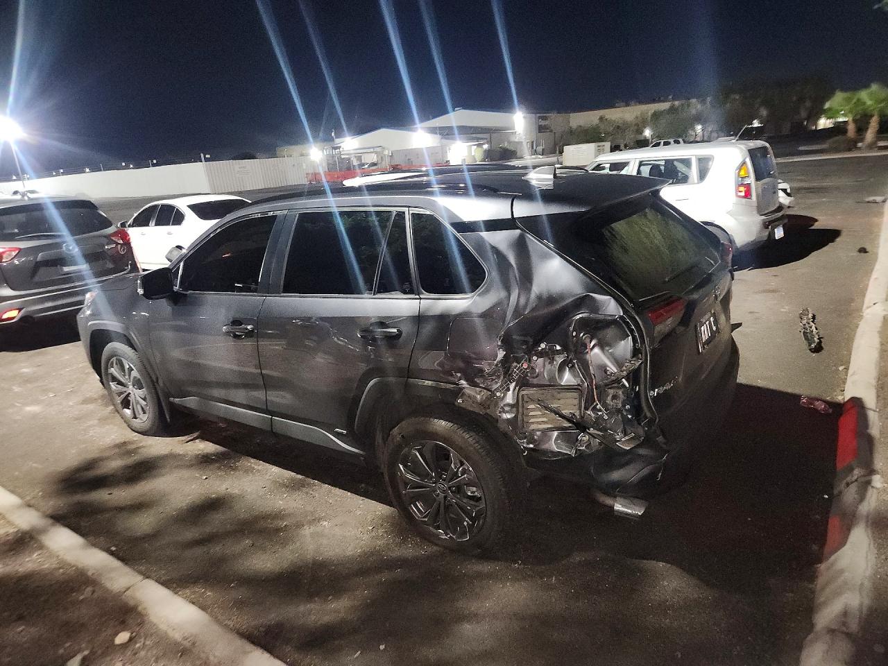 2024 TOYOTA RAV4 XLE PREMIUM — снимка 2