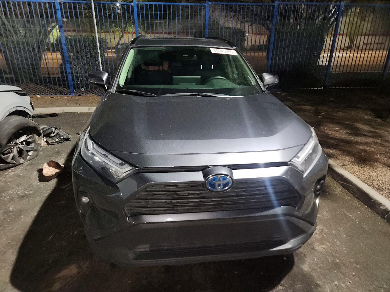 2024 TOYOTA RAV4 XLE PREMIUM — снимка 5